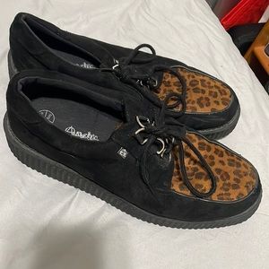 anarchic by tuk creepers leopard